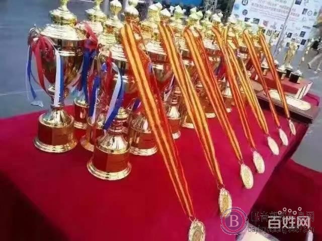 想学跳舞来库尔勒华翎舞蹈